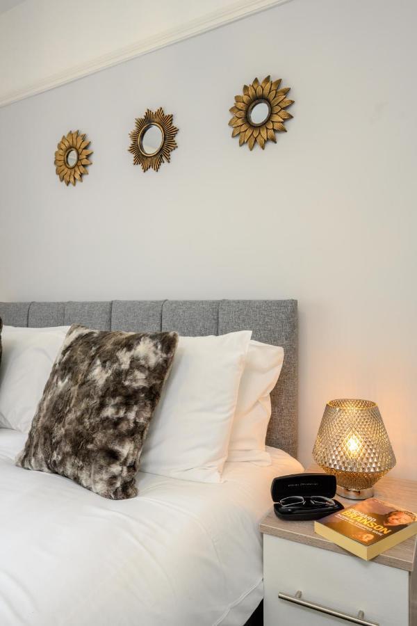 Mulberry House - Luxurious And Modern 4-Bed In Solihull Near Nec,Jlr, Airport, Resorts World, Hs2 Dış mekan fotoğraf